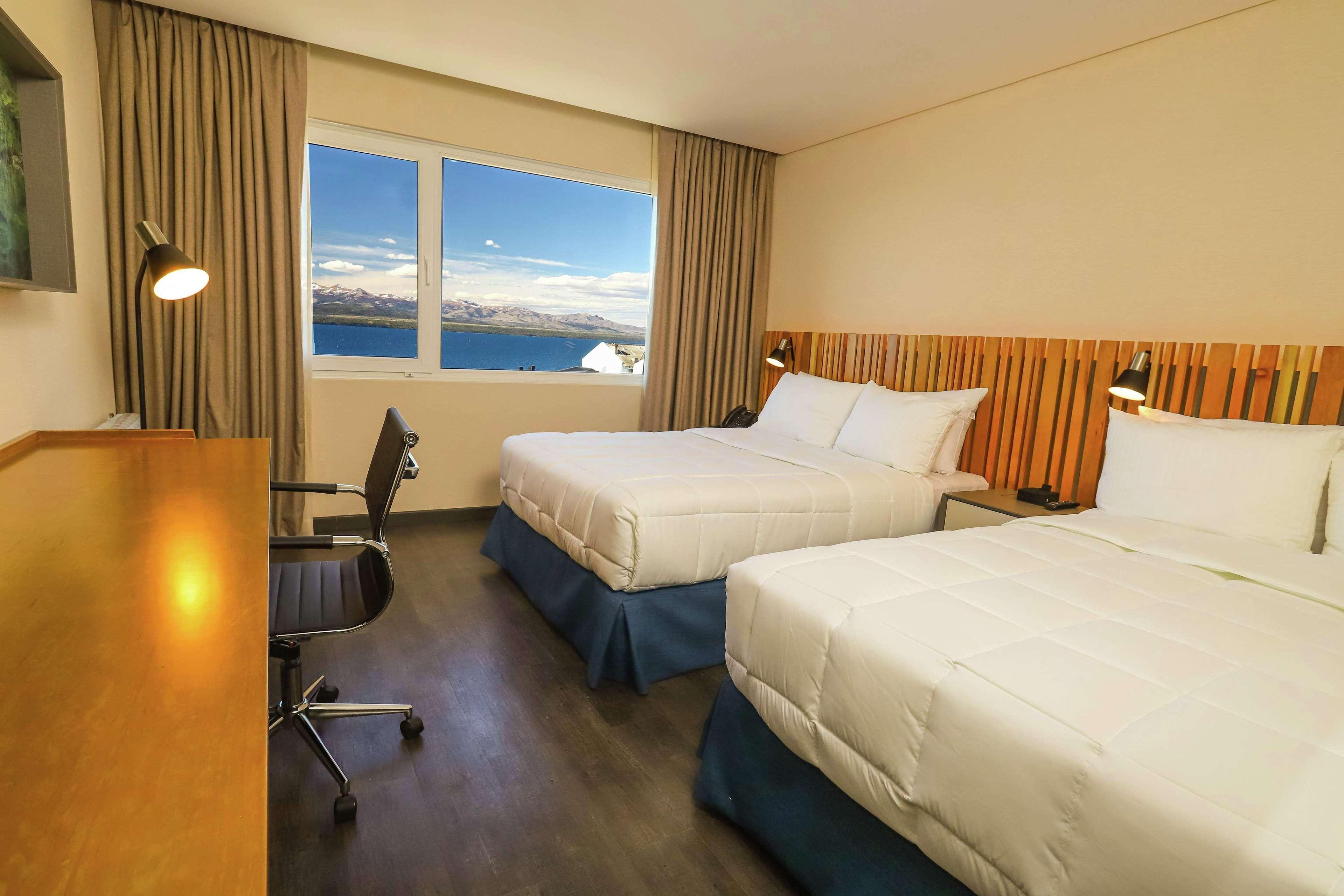 Hampton By Hilton Bariloche Hotel Buitenkant foto