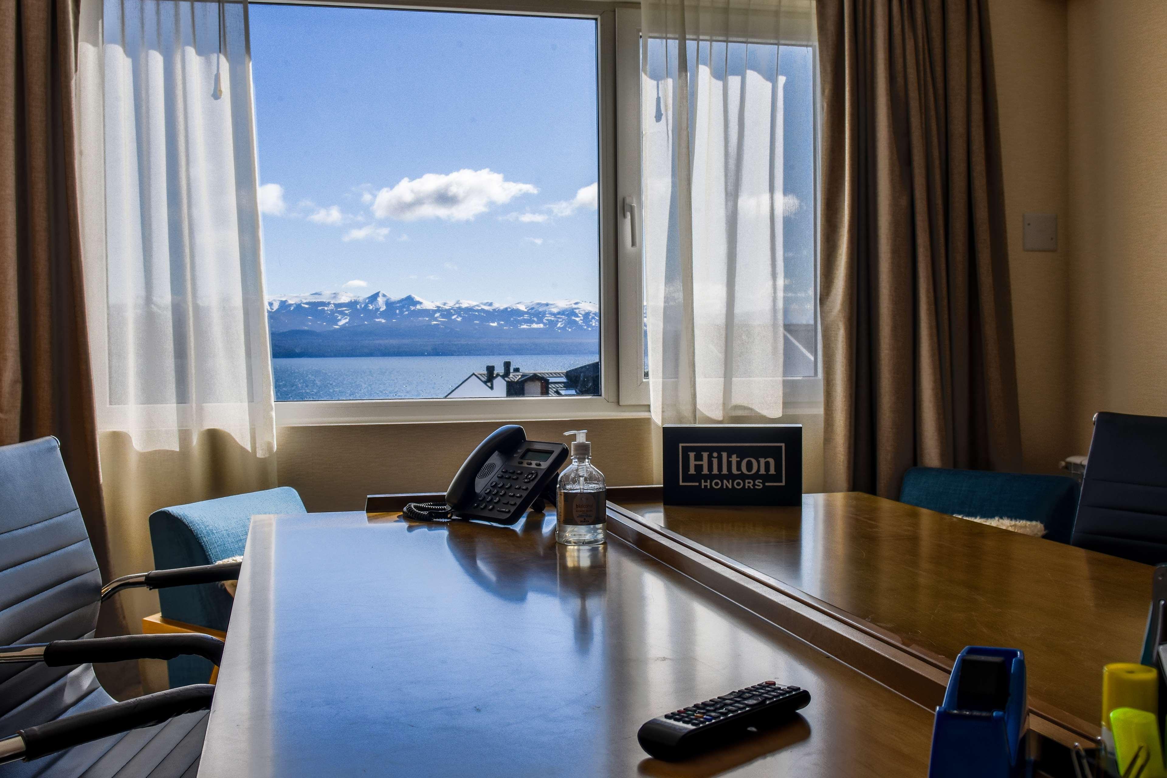 Hampton By Hilton Bariloche Hotel Buitenkant foto