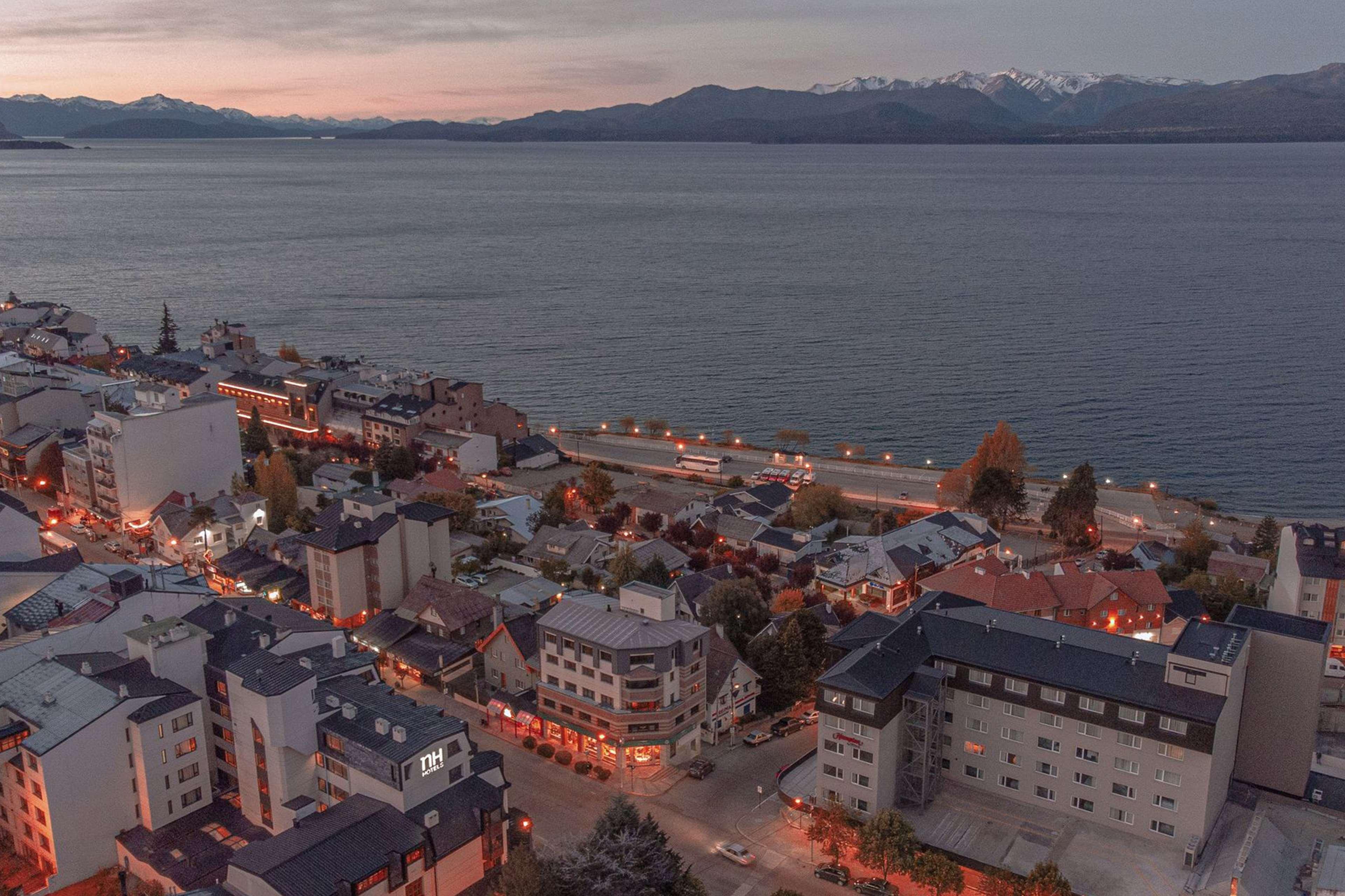 Hampton By Hilton Bariloche Hotel Buitenkant foto